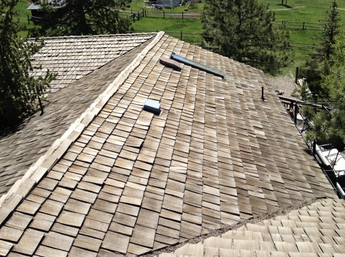 how long do wood shake roofs last in colorado